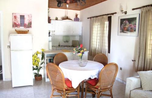 Petaleia House | Nikatsas Cottage No 3