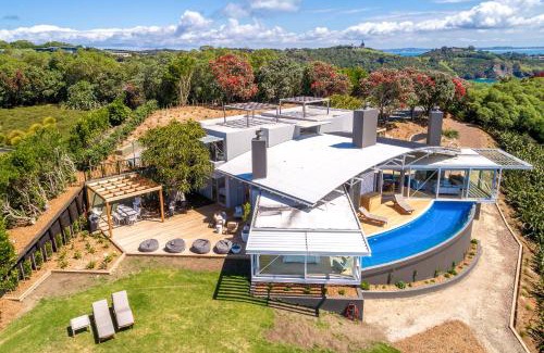 Matiatia Bay House | Nikau Estate, Oneroa - Be My Guest