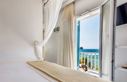 Apollonia House | Niki Savvas Studio & Suites