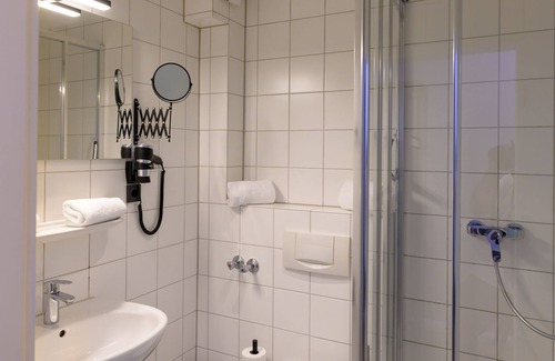 Wiesdorf Hotel | Nikii City Hotel