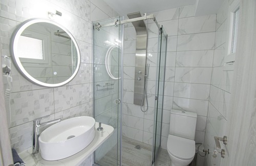 Nikita Hotel | Nikiti Central Suites 3 by Travel Pro Services