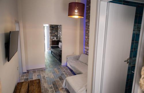 Oitylo House | Nikolas place
