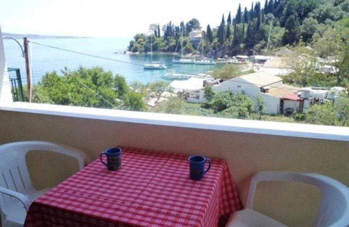 Kentroma Apartment | Nikolas studios, Sea View, Agni Bay 2