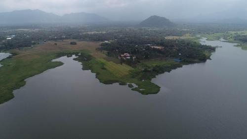 Galewela Hotel | Nilambara Lake View