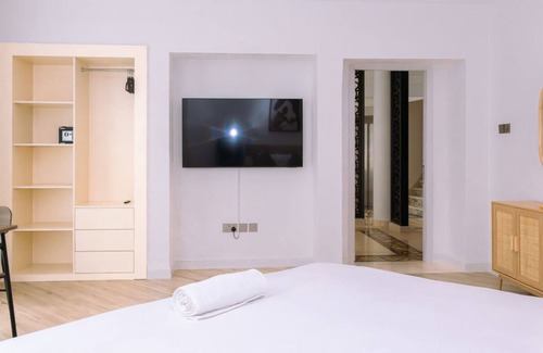 Jumeira 3 House | Nile River Room at Full Moon Guesthouse
