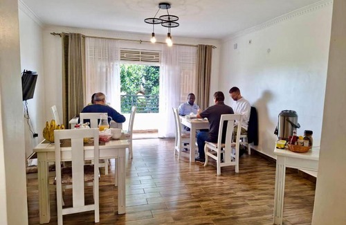 Entebbe Hotel | Nimaro Courts