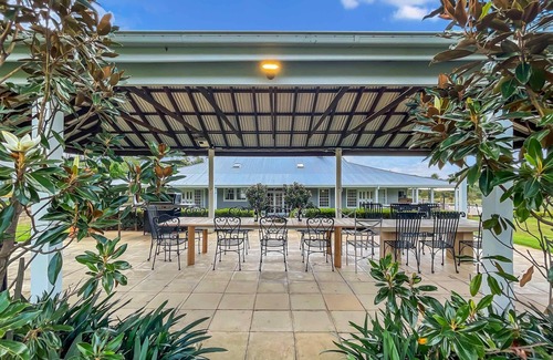 Lovedale House | Nine Hunters - Your very own resort