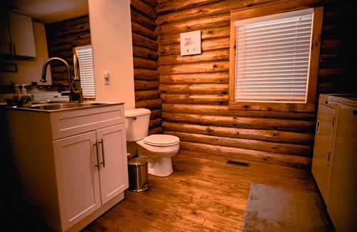 Wisconsin Dells House | Nine mins from Down Town Wisconsin Dells. Pet Friendly, Private Area