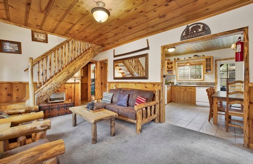 Moonridge House | Nine Pines Lodge #537