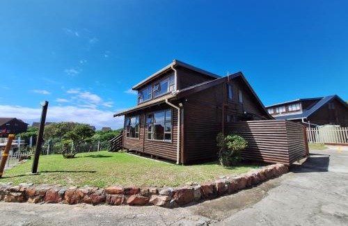 Port Alfred House | Nine Waves Beach House