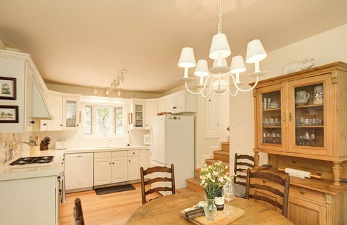 Northeast Carmel House | Nip-n-Tuck - Cottage in Quiet Neighborhood