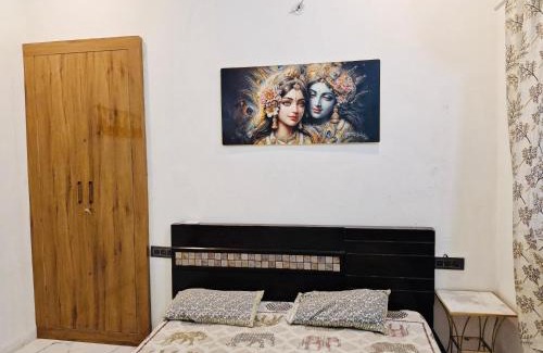 Barsana Apartment | Nirmal sadan Homestay