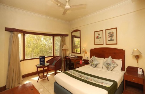 Noida Hotel | Nirula's Hotel