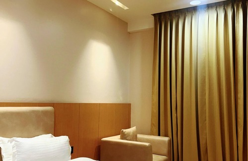 Gomti Nagar Hotel | Nirvana Nest