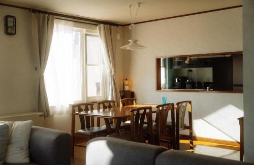 Kutchan Ski Chalet | Niseko Pink house