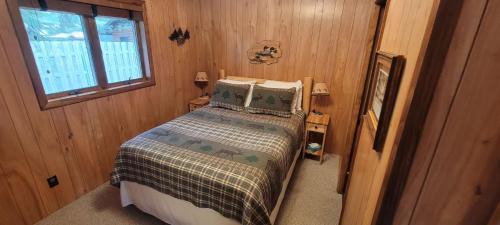 Minocqua House | Nitschke's Resort Cabin #7