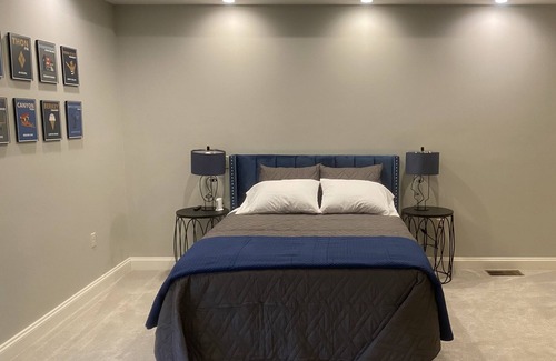 Port Matilda House | "Nittany Lion" Luxury House 4BR, Sleeps 9, 15 mins to Penn State!