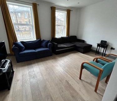 Camberwell Apartment | NKY CLASSIC BRIXTON APARTMENT Three