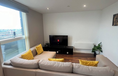 Castlefield Apartment | nLuxury, Centrally Located 2 Bedroom Duplex Apt with Skyline View Balcony