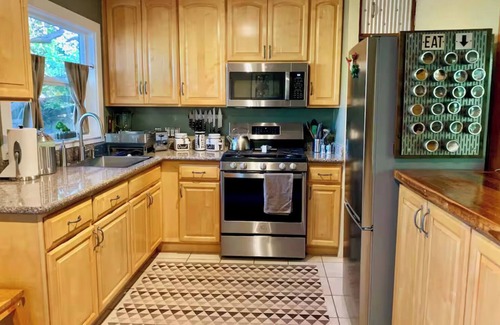 Temescal House | nnBoutique Garden Apartment -Temescal, Oakland - just 2 blocks from BART