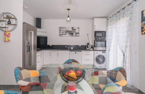 Saint-Mitre-les-Remparts House | nnSublime 4-star house ⭐️⭐️⭐️⭐️ (rated by professionals "GITES DE FRANCE")