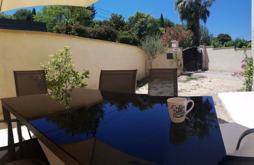 Saint-Mitre-les-Remparts House | nnSublime 4-star house ⭐️⭐️⭐️⭐️ (rated by professionals "GITES DE FRANCE")