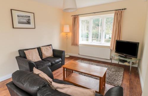 Scarborough House | No 1 Low Hall Cottages