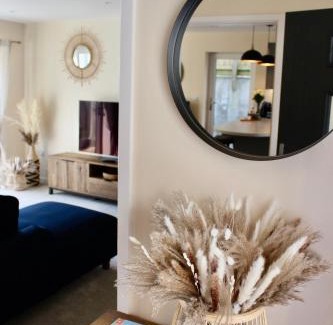 Bude House | No 1 The Paddock - Spacious holiday home with a hot tub
