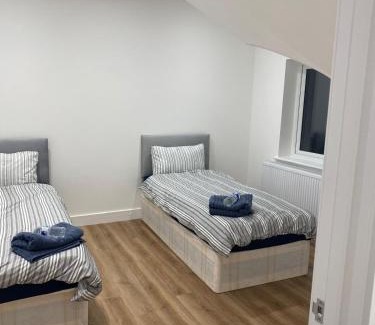 Stanwell House | No 12 Stanwell