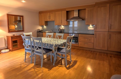 Brora Apartment | No. 18 The Links is a second floor apartment located by the famous James Braid Golf course in Brora