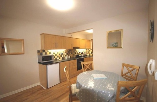 Clifden Apartment | No 2 Clifden Court