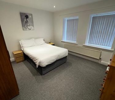 Sefton Park Apartment | No 2 - LARGE 1 BED NEAR SEFTON PARK AND LARK LANE