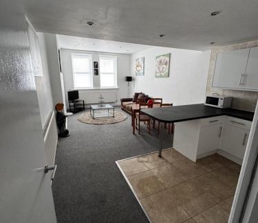 Sefton Park Apartment | No 2 - LARGE 1 BED NEAR SEFTON PARK AND LARK LANE