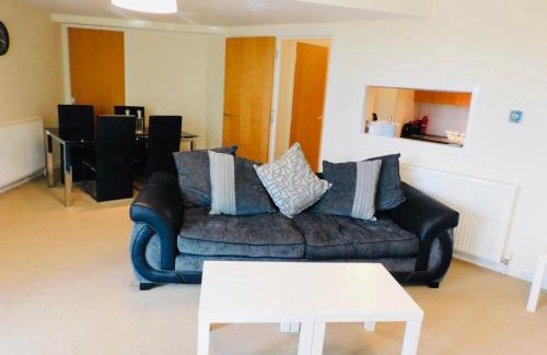 Paisley Apartment | No 2 - Modern 2 Bed Apartment Close to Gla Airport & M8