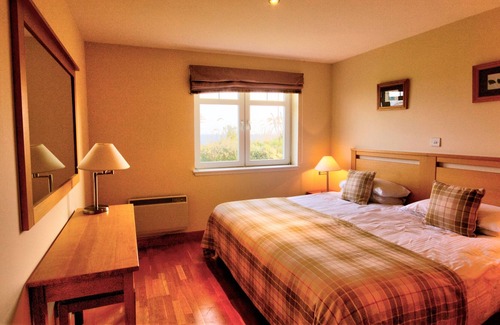 Brora Apartment | No.2 The Links is a gorgeous ground floor apartment located at the heart of the rural village, Brora