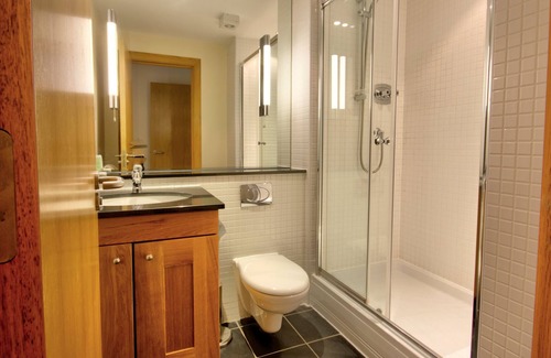 Brora Apartment | No.2 The Links is a gorgeous ground floor apartment located at the heart of the rural village, Brora