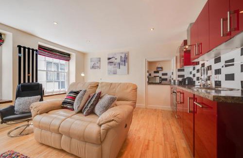Cromer House | No.3 Jetty Street