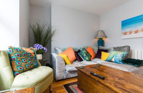 Aberystwyth Apartment | No 31 Promenade APARTMENT by the sea