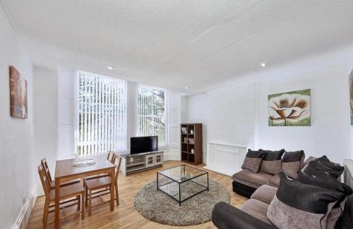 Sefton Park Apartment | No 4 AT MANNERING, LARGE 1 BED NEAR SEFTON PARK
