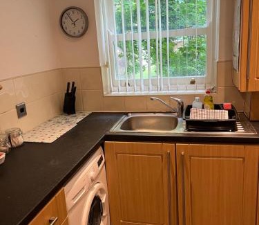 Sefton Park Apartment | No 4 AT SANDRINGHAM - LARGE 2 BED NEAR SEFTON PARK