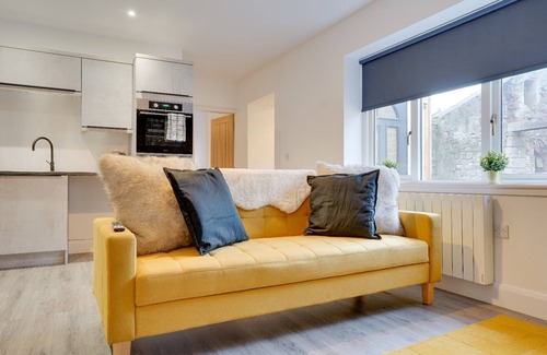 Berwick-upon-Tweed Apartment | No 4 @ The Rocket Rooms Apartment