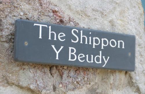 Capel Coch House | No 4 The Shippon