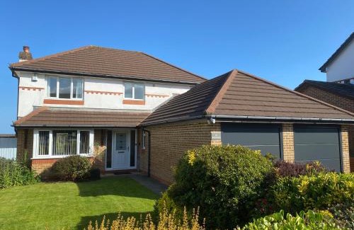 Maenporth House | No.48 Falmouth - 10 minutes walk to the beach