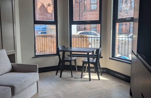 Queens Quarter Apartment | No 5 by Warren Collection
