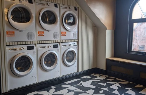 Queens Quarter Apartment | No 5 by Warren Collection