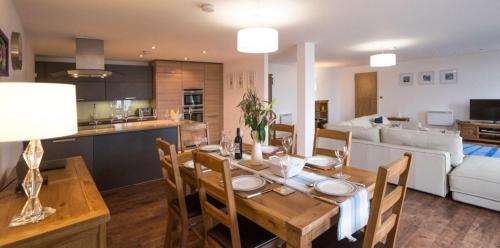 Tenby Apartment | No 5 Court House, Tenby - luxurious 5 Star accommodation