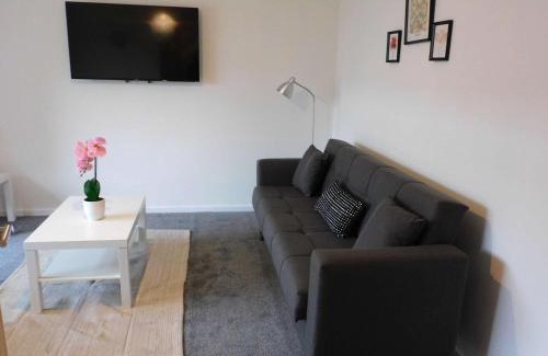 East Kilbride House | No 52 - Newly refurbished 3 bedroom home in East Kilbride