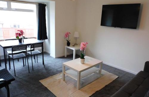 East Kilbride House | No 52 - Newly refurbished 3 bedroom home in East Kilbride