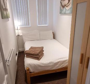 Sefton Park Apartment | No 7 - 1 BED NEAR SEFTON PARK AND LARK LANE