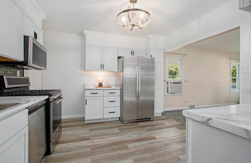 Town of Pines House | No Cleaning Fee! Cozy Cottage in Dunes National Park, Beverly Shores Indiana.